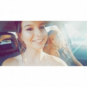 Meet your Posher, Chloe